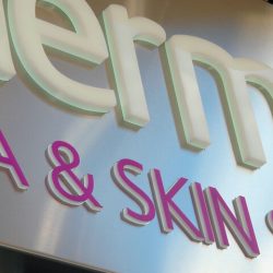 Cartel luminoso Sesderma