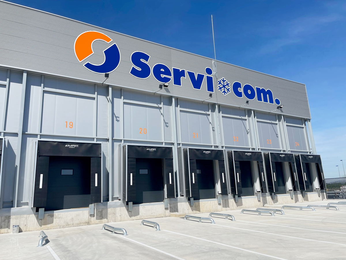 rotulacion-fachada-servicom-vinilo-de-corte-alta-calidad